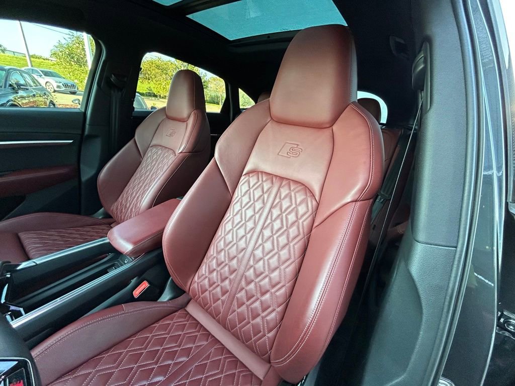 Used 2023 Audi e-tron S Premium Plus w/ Black Optic Package image 11