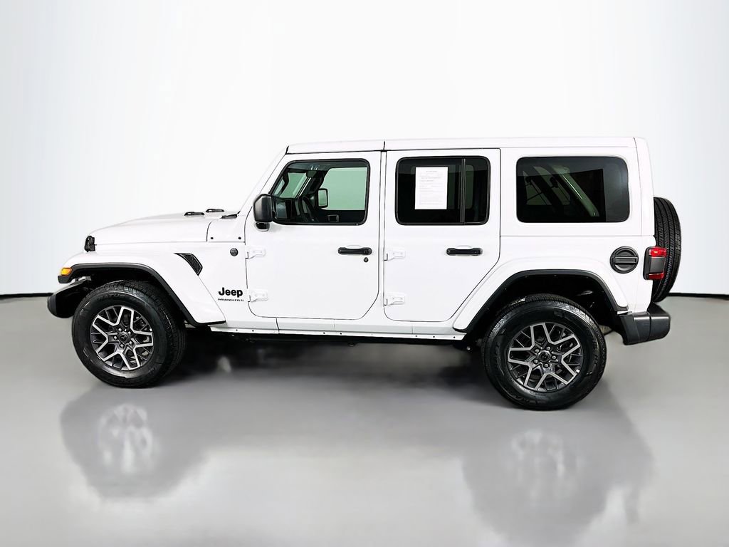 Used 2025 Jeep Wrangler Unlimited Sahara AWD/4WD image 5