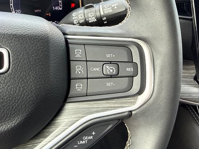 Used 2024 Jeep Wagoneer Series III AWD/4WD image 26
