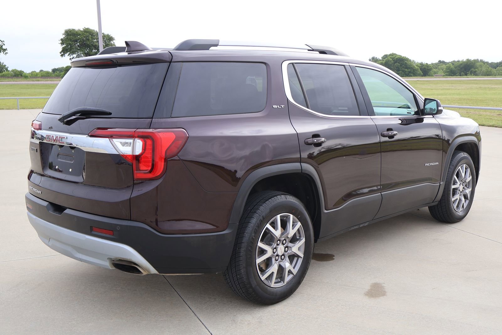 Used 2021 GMC Acadia SLT FWD image 7