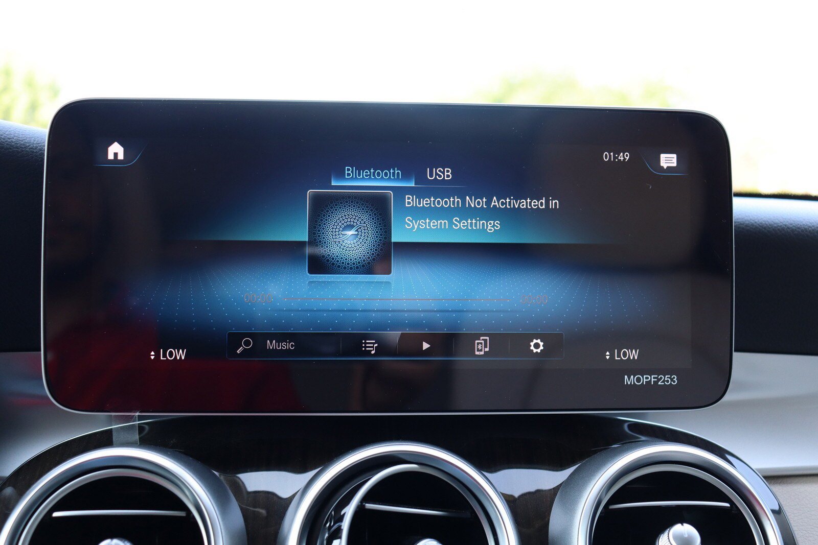 Used 2020 Mercedes-Benz GLC 350e 4MATIC w/ Premium Package image 29