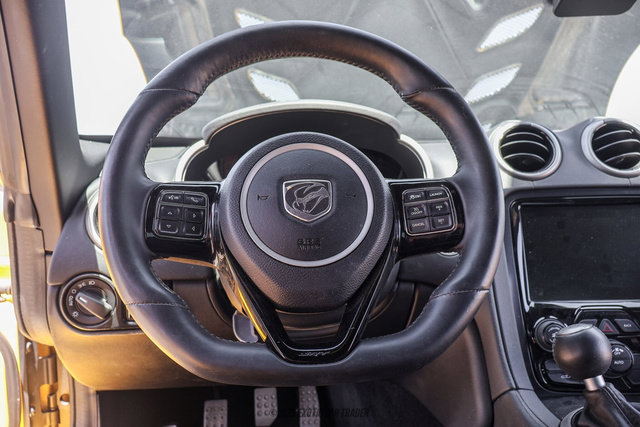 Used 2014 SRT Viper SRT-10 w/ Grand Touring Package RWD image 22