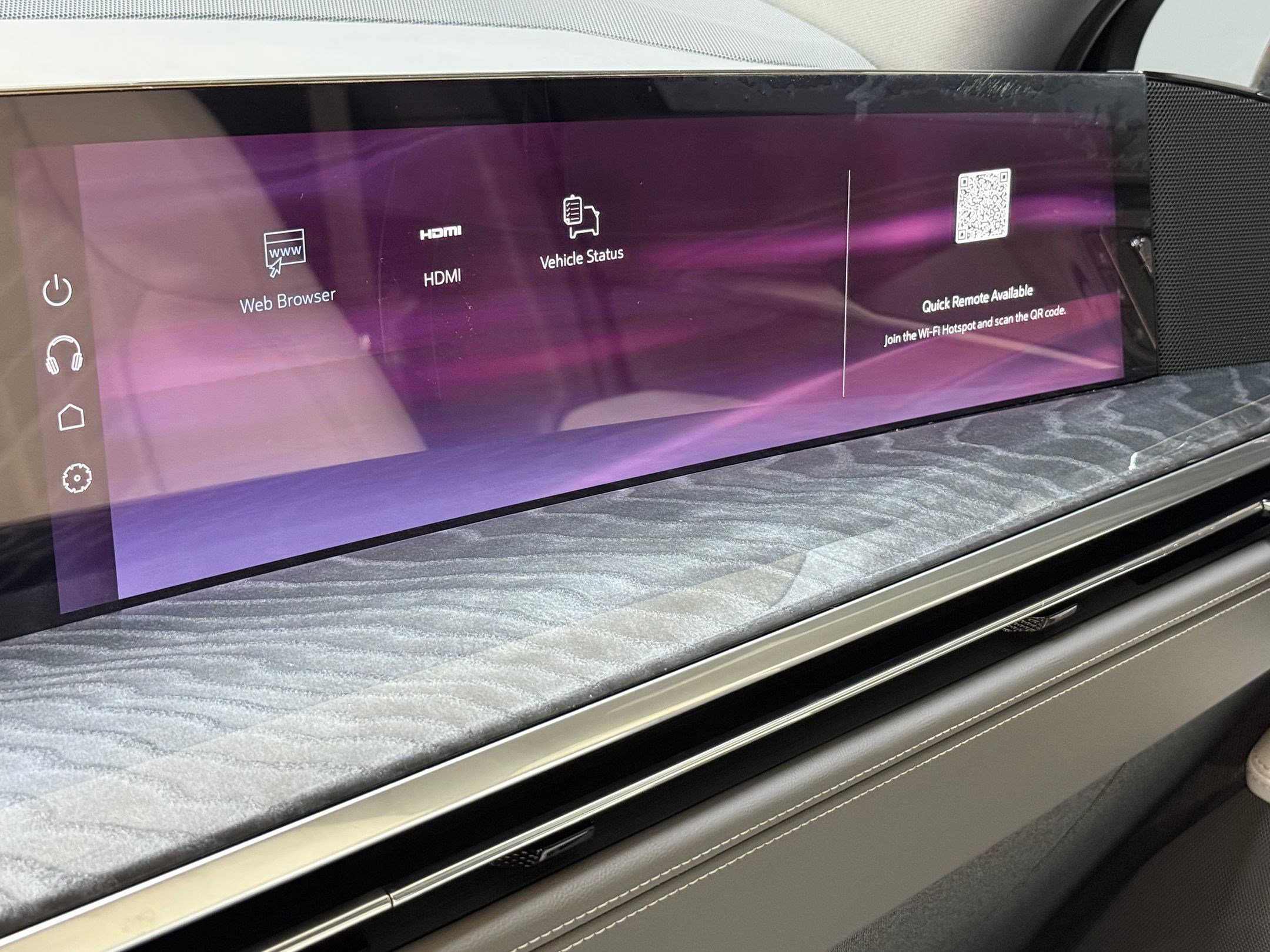 New 2025 Cadillac Escalade IQ Luxury 1 w/ Smart Trailering package image 34