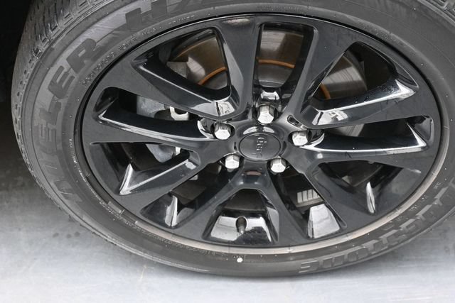 Used 2021 Jeep Grand Cherokee Laredo AWD/4WD image 29