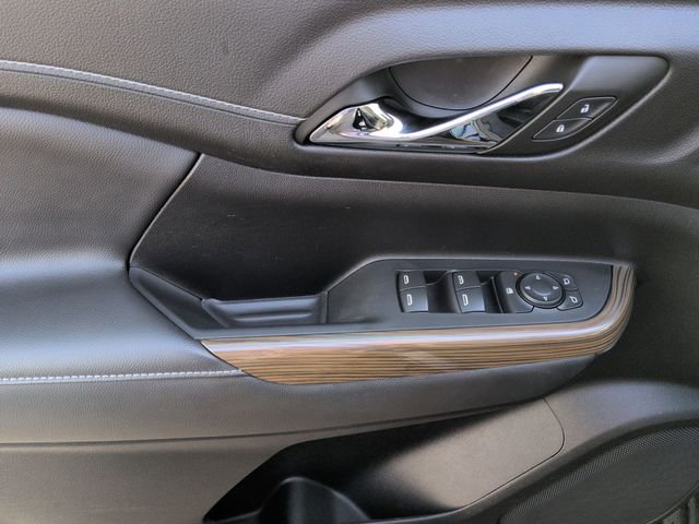 Used 2023 GMC Acadia SLE image 24