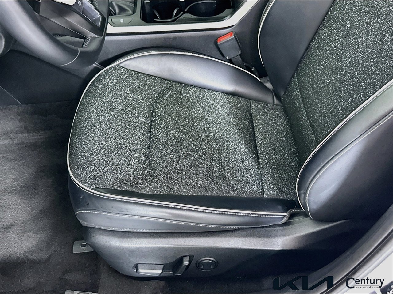 Certified 2025 Kia K4 GT-Line FWD image 19
