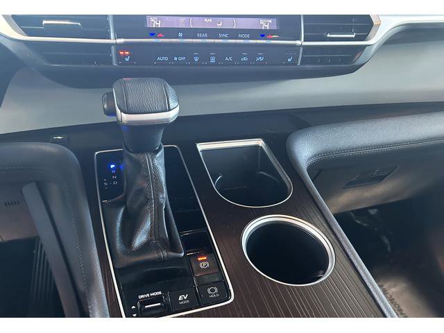 Used 2024 Toyota Sienna XLE FWD image 19