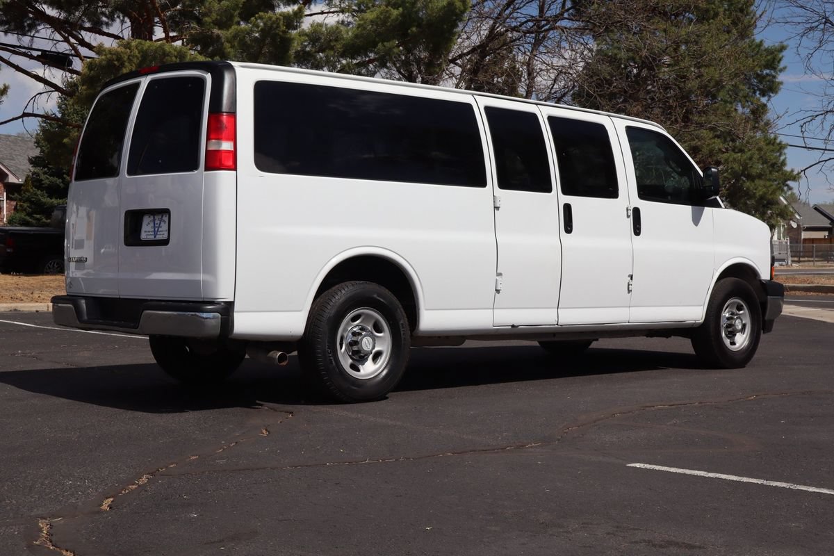 Used 2017 Chevrolet Express 3500 LT w/ LT Preferred Equipment Group RWD image 5