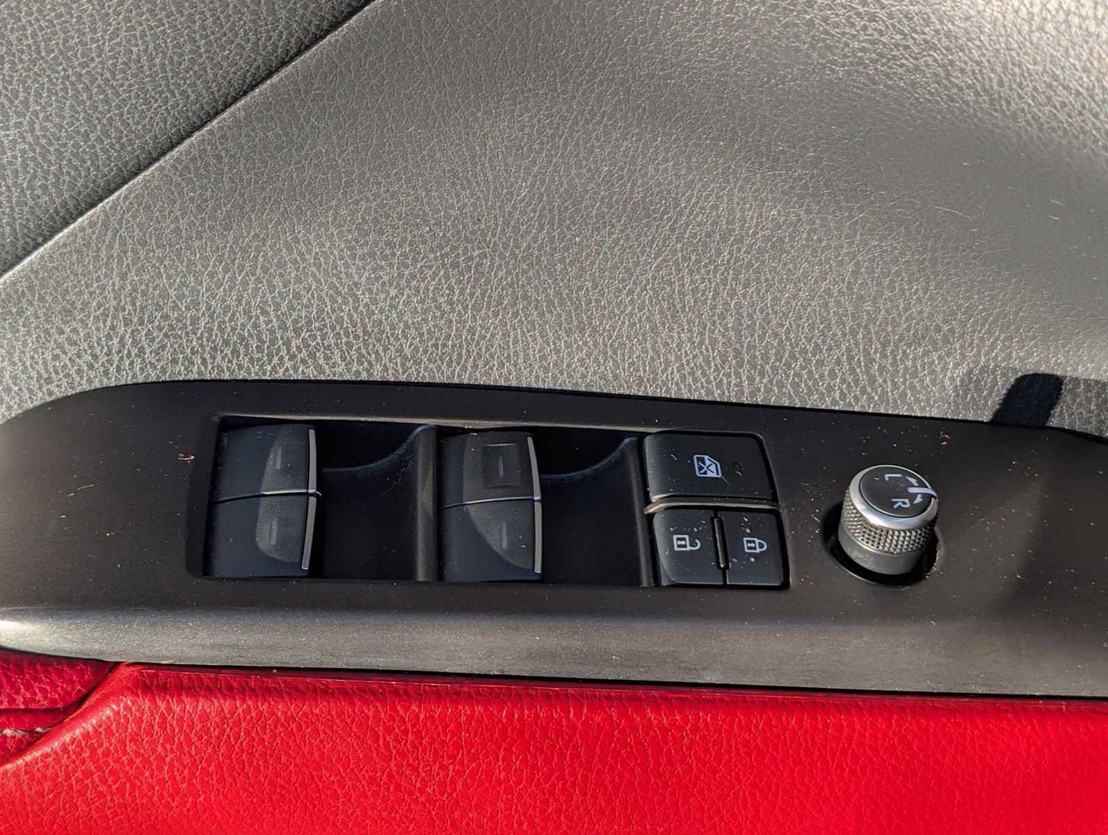 Used 2021 Toyota Camry XSE image 21