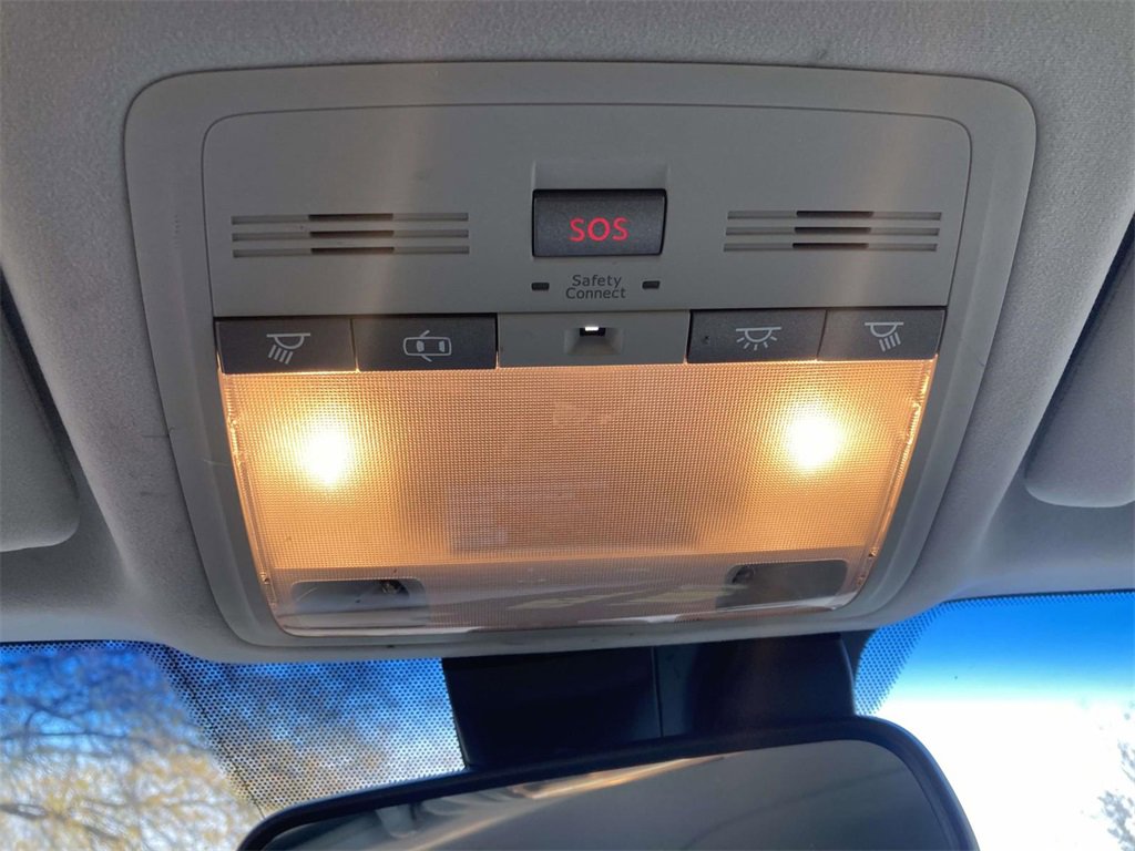 Used 2013 Lexus IS 350C image 16