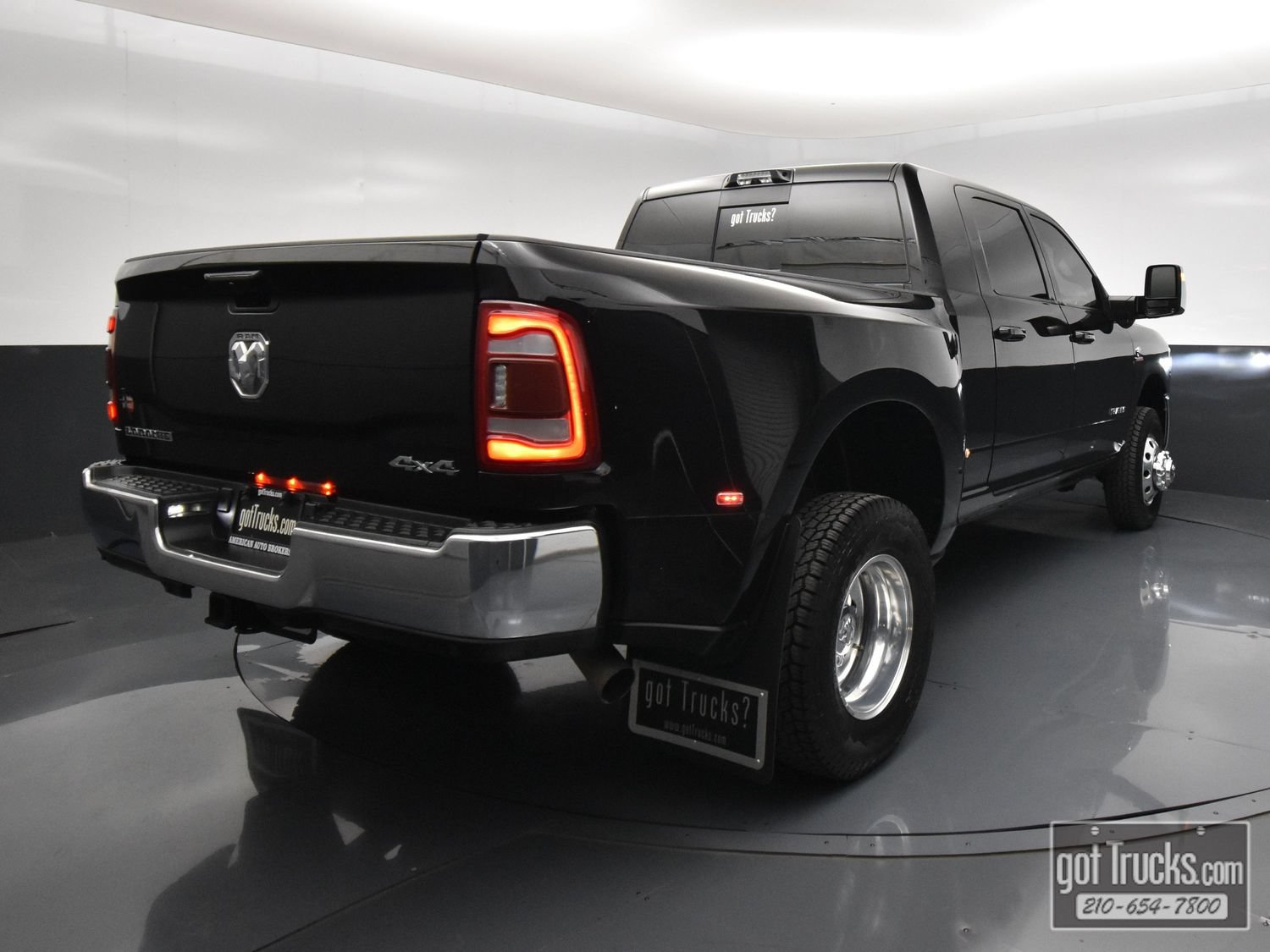 Used 2024 RAM 3500 Laramie w/ Towing Technology Group AWD/4WD image 47