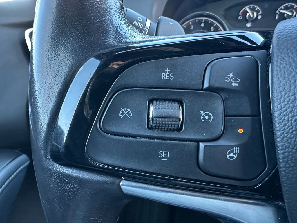 Used 2022 Buick Enclave Essence image 24