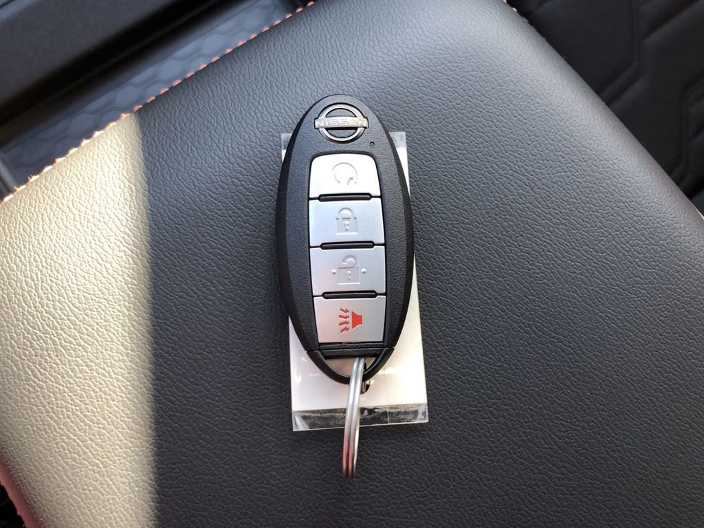 Certified 2025 Nissan Frontier PRO-4X image 30