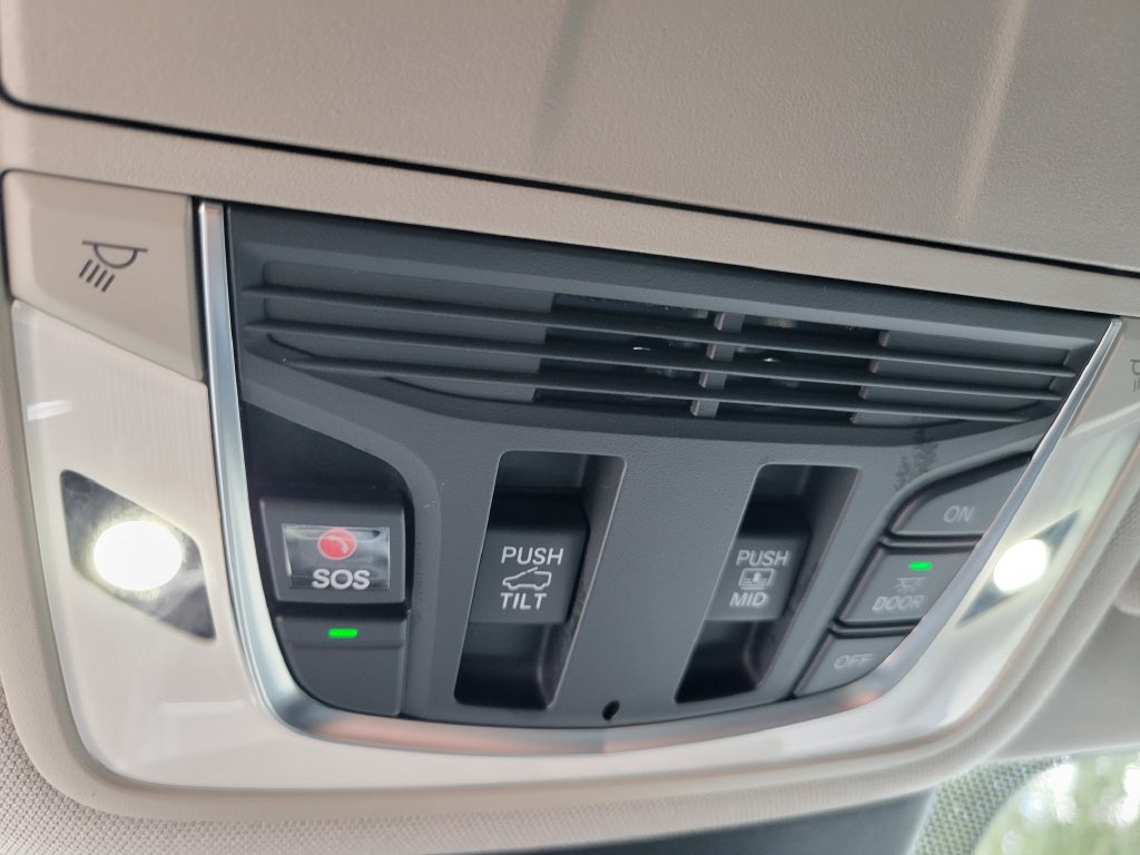 Used 2025 Acura MDX FWD image 31