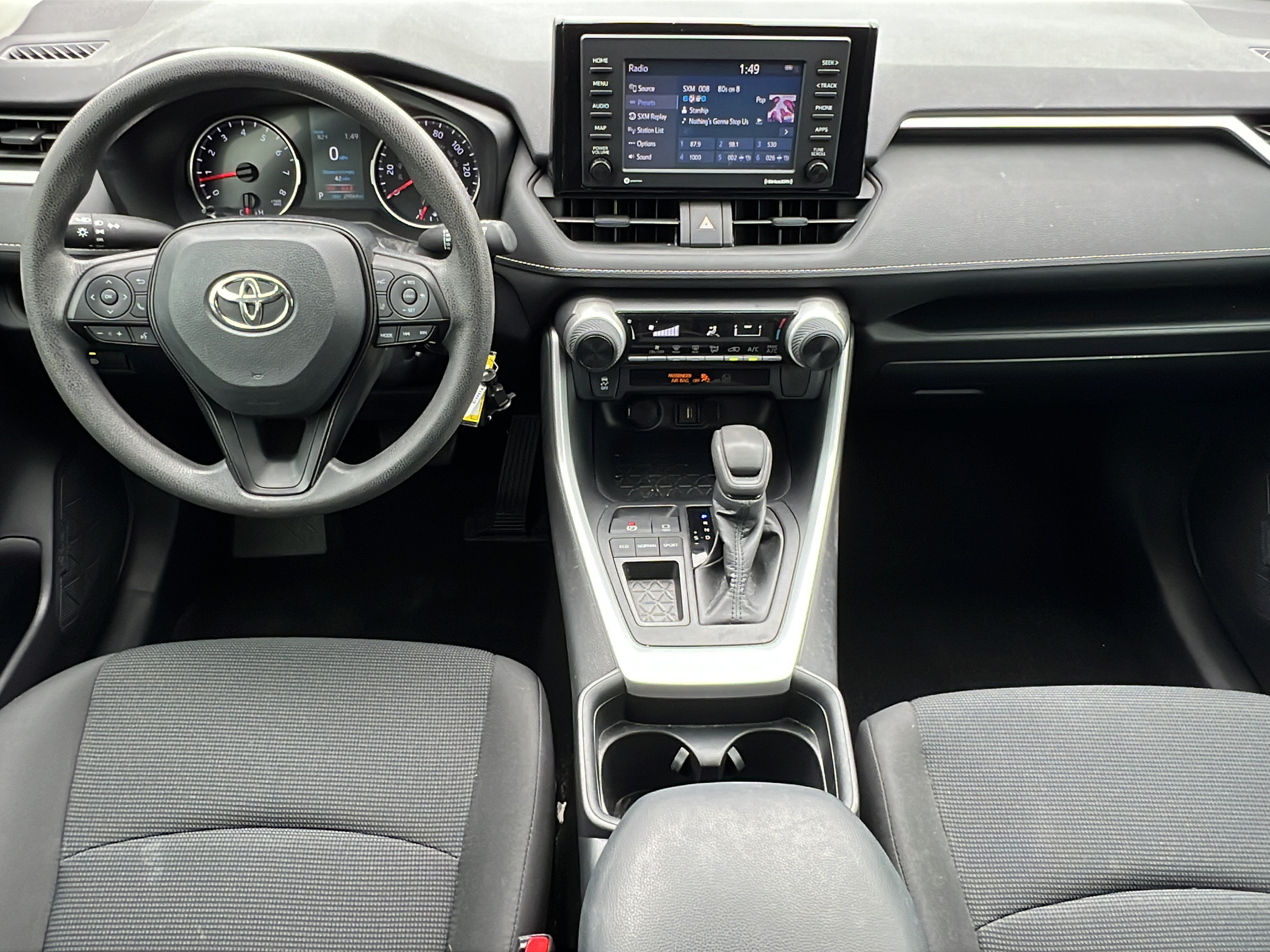 Used 2020 Toyota RAV4 LE FWD image 14