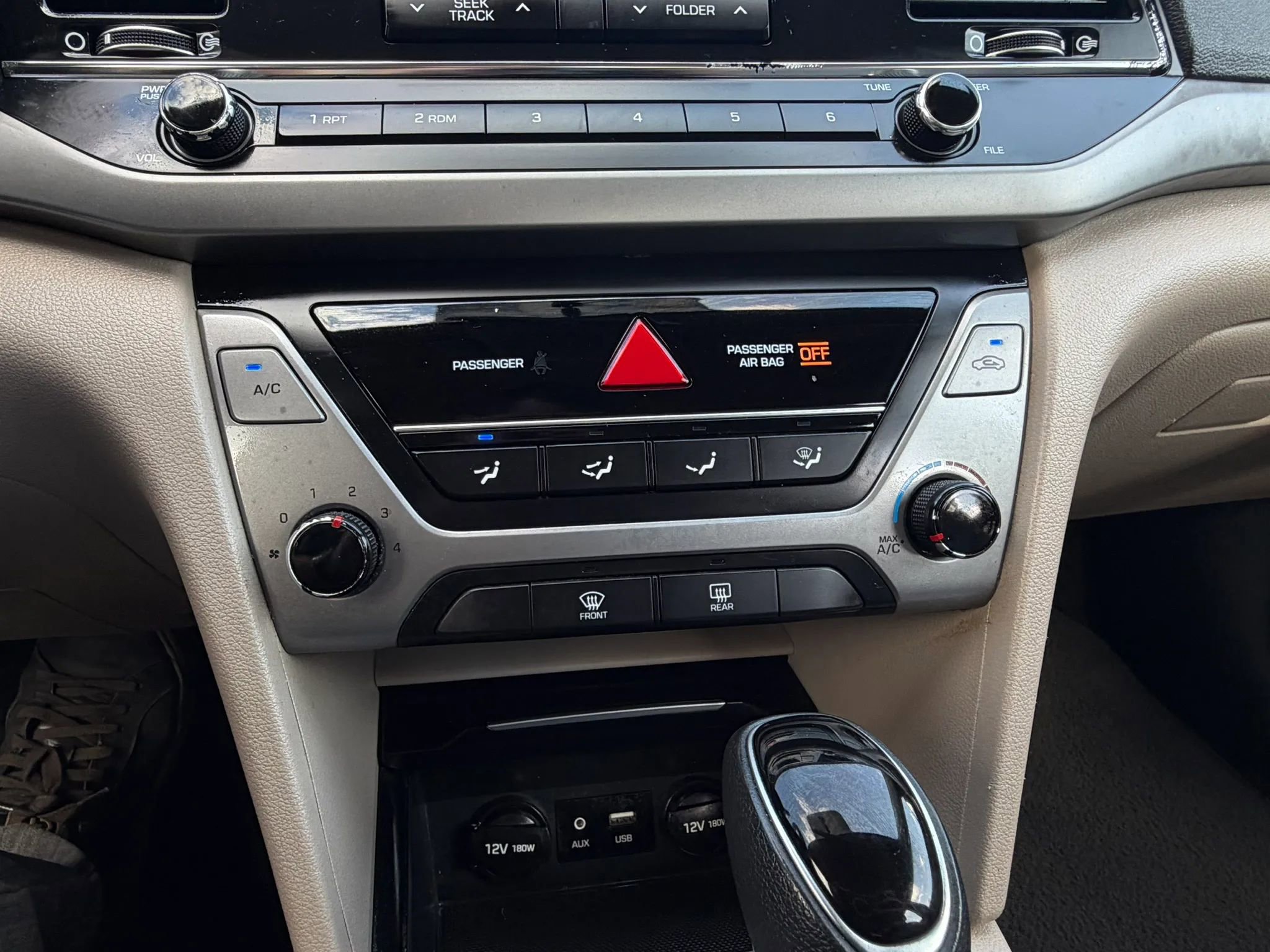 Used 2018 Hyundai Elantra SE w/ Cargo Package FWD image 21