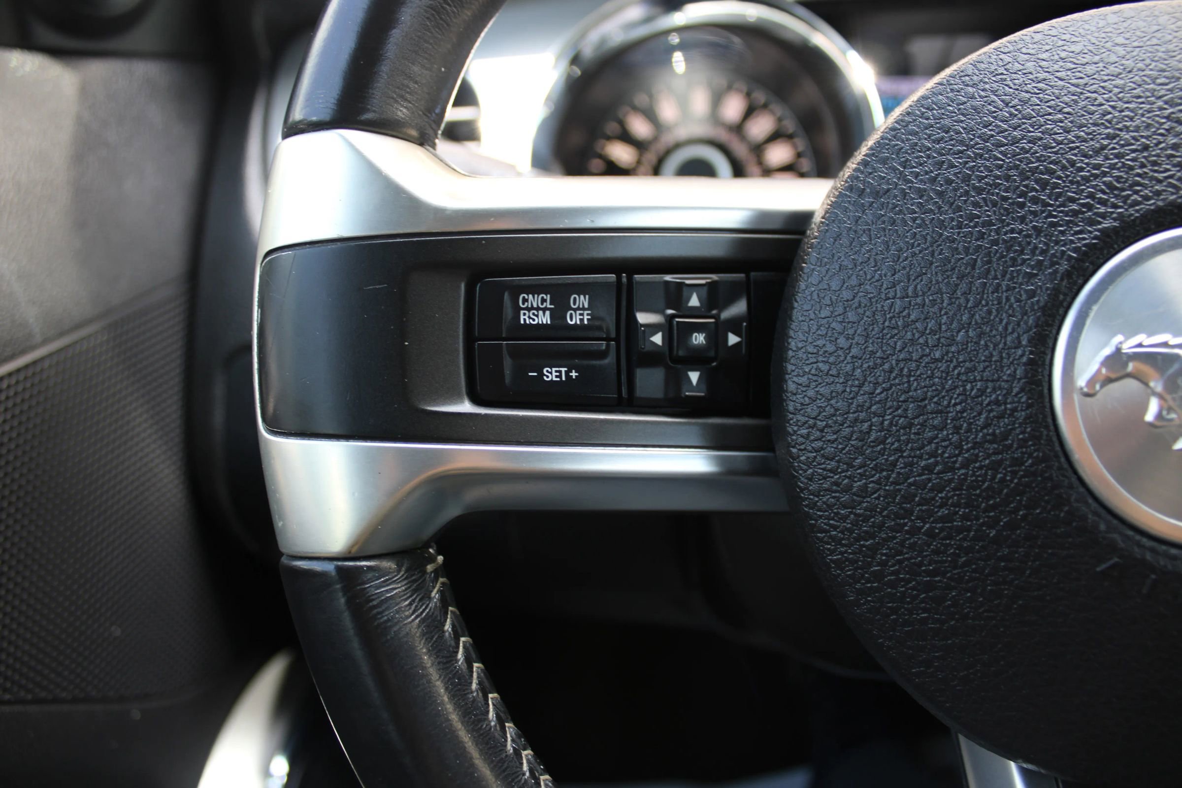 Used 2014 Ford Mustang Premium RWD image 9
