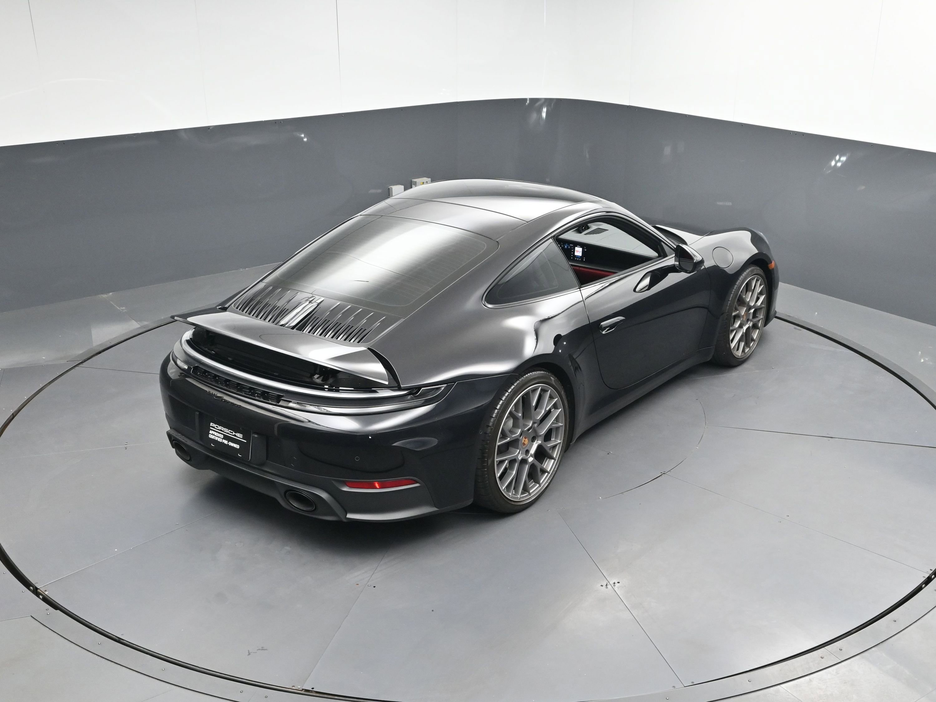 Certified 2025 Porsche 911 Carrera image 39