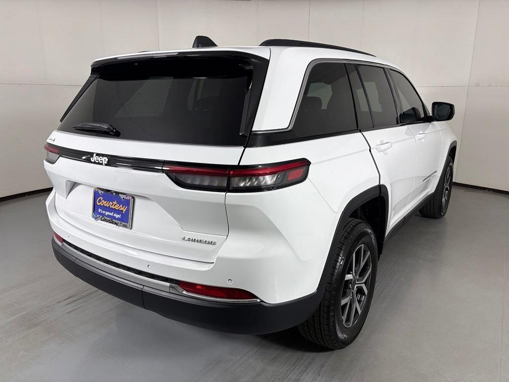 New 2027 Jeep Grand Cherokee Laredo X RWD image 8