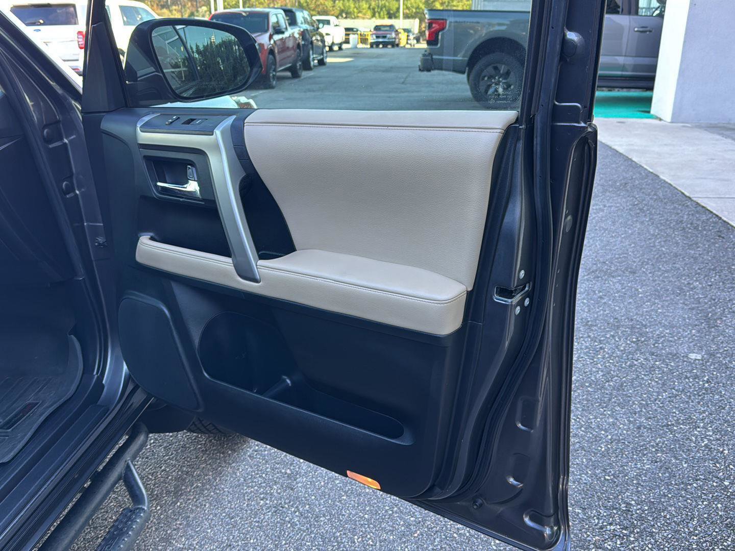 Used 2016 Toyota 4Runner SR5 image 13