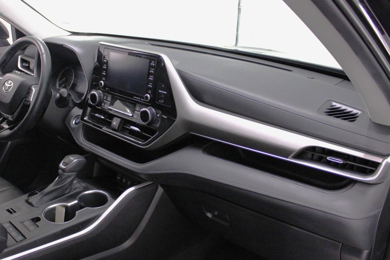 Used 2021 Toyota Highlander XLE image 45
