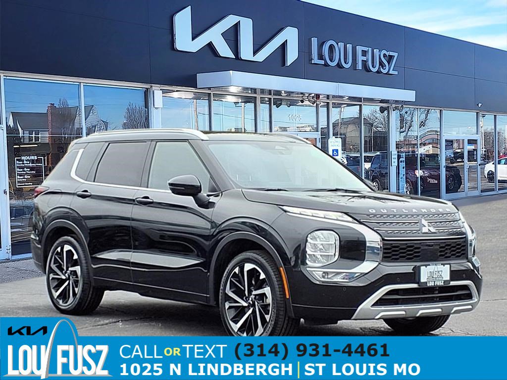 Used 2024 Mitsubishi Outlander SEL image 1