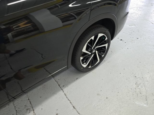 Used 2024 Mitsubishi Outlander SEL AWD/4WD image 6