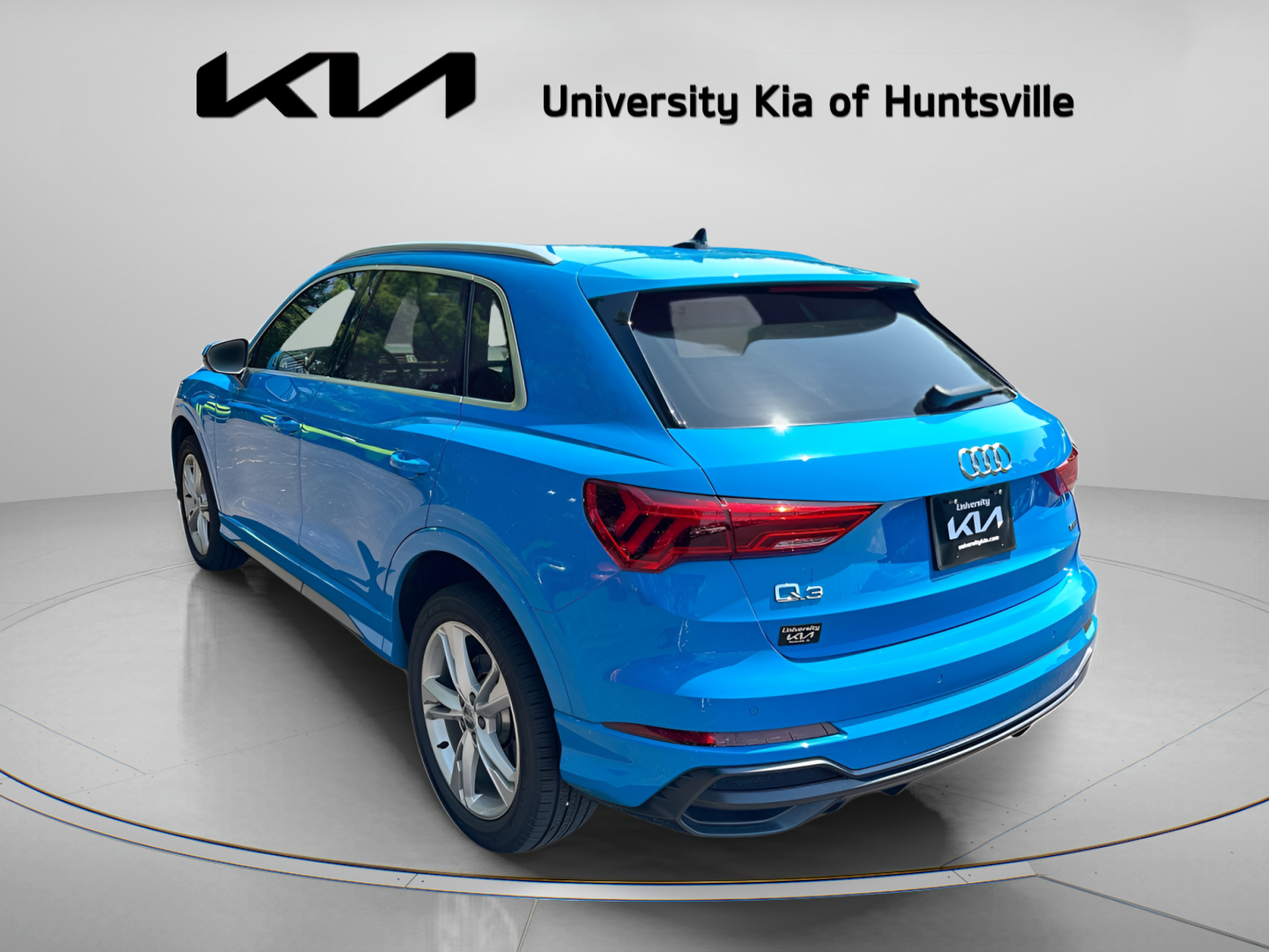 Used 2020 Audi Q3 2.0T Premium Plus w/ Premium Plus Package AWD/4WD image 6