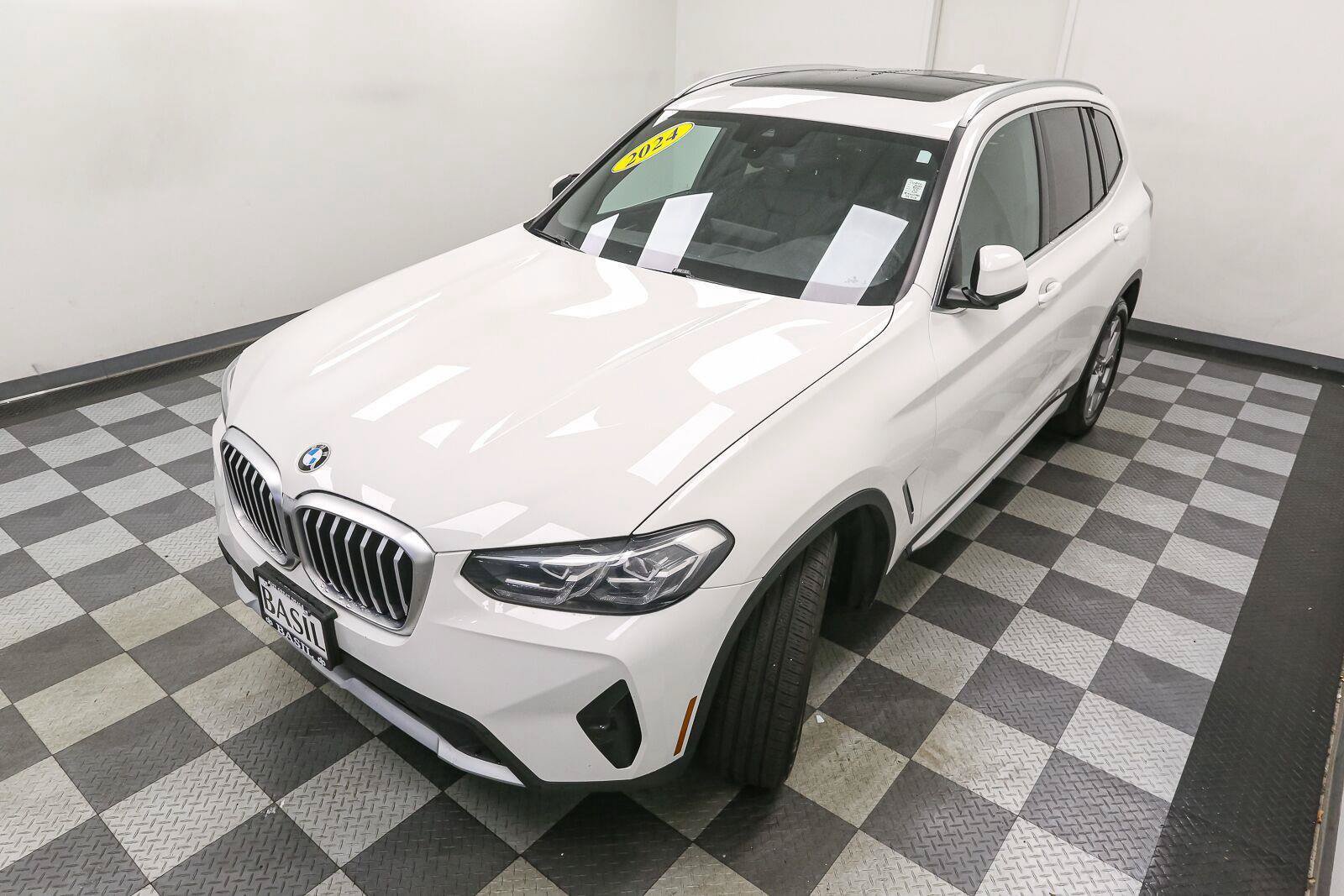 Used 2024 BMW X3 xDrive30i AWD/4WD image 6