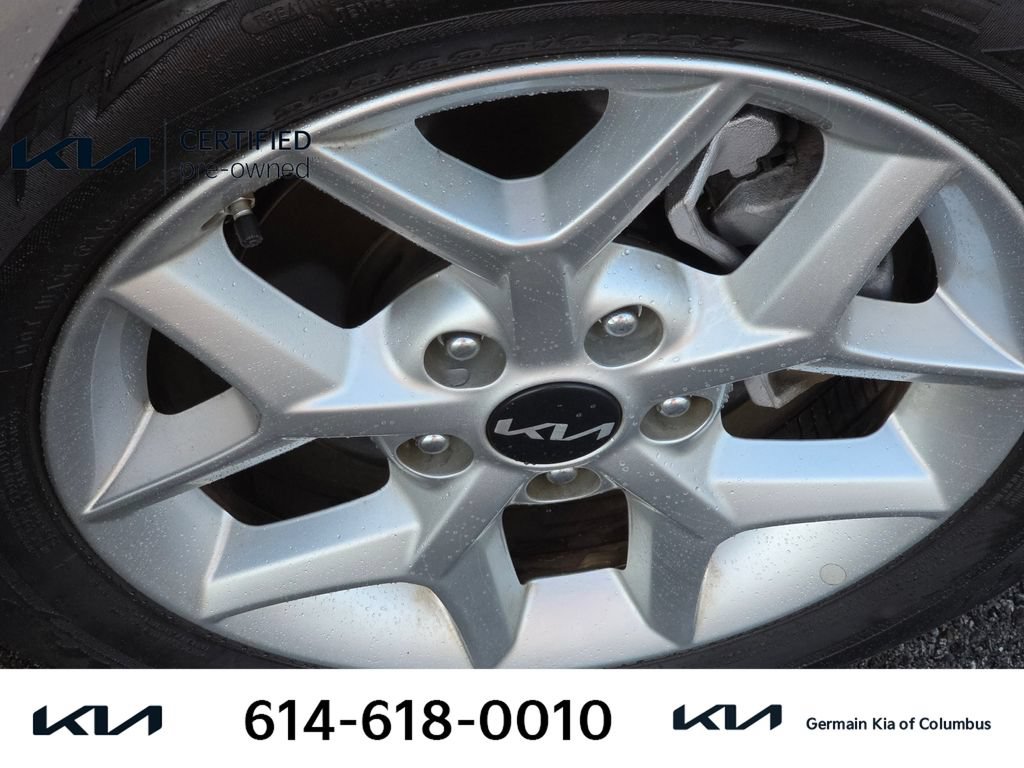Certified 2025 Kia Soul LX w/ LX Technology Package FWD image 12