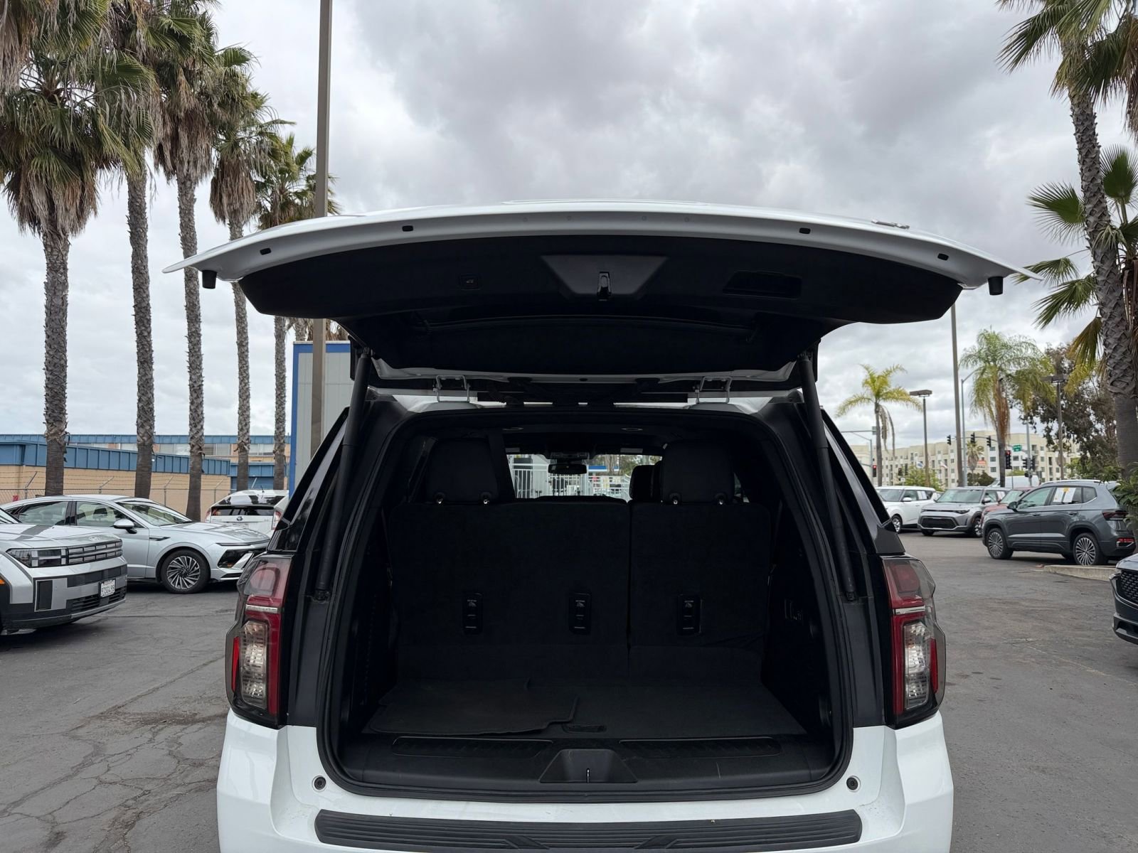 Used 2023 Chevrolet Tahoe LT AWD/4WD image 35