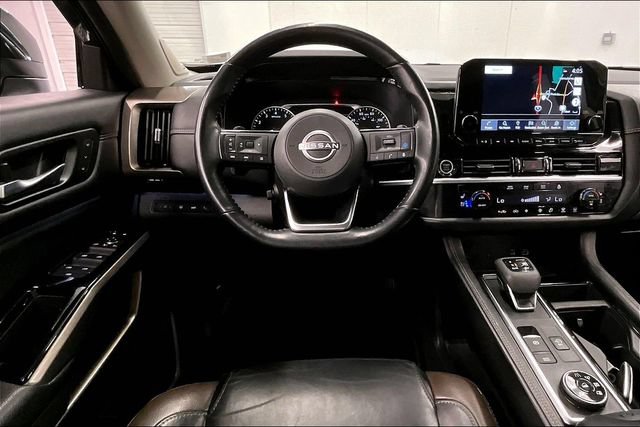 Used 2023 Nissan Pathfinder Platinum w/ Cargo Package AWD/4WD image 6
