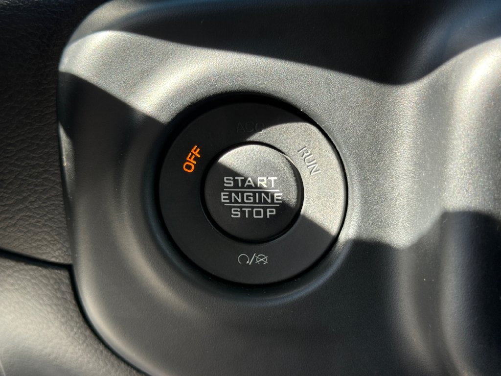 Used 2023 Jeep Gladiator Sport AWD/4WD image 27