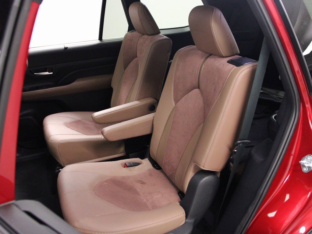 Used 2024 Toyota Grand Highlander AWD Hybrid image 19