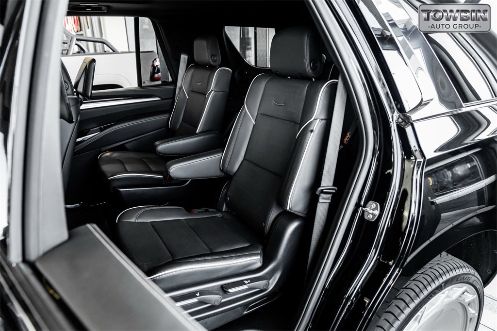 Used 2025 Cadillac Escalade Premium Luxury image 38