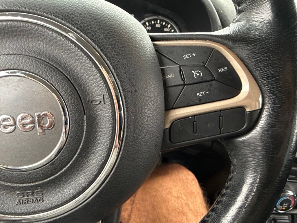Used 2017 Jeep Renegade Latitude AWD/4WD image 21