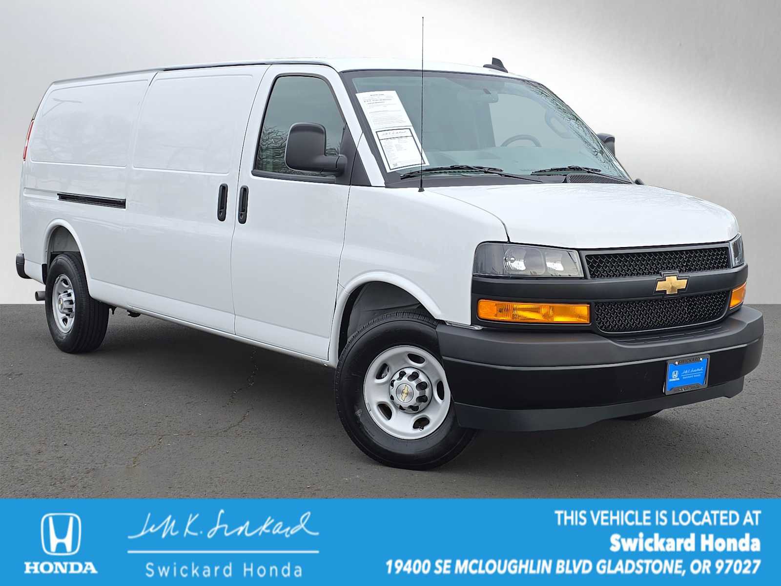 Used 2025 Chevrolet Express 2500 Extended w/ Driver Convenience Package RWD image 1