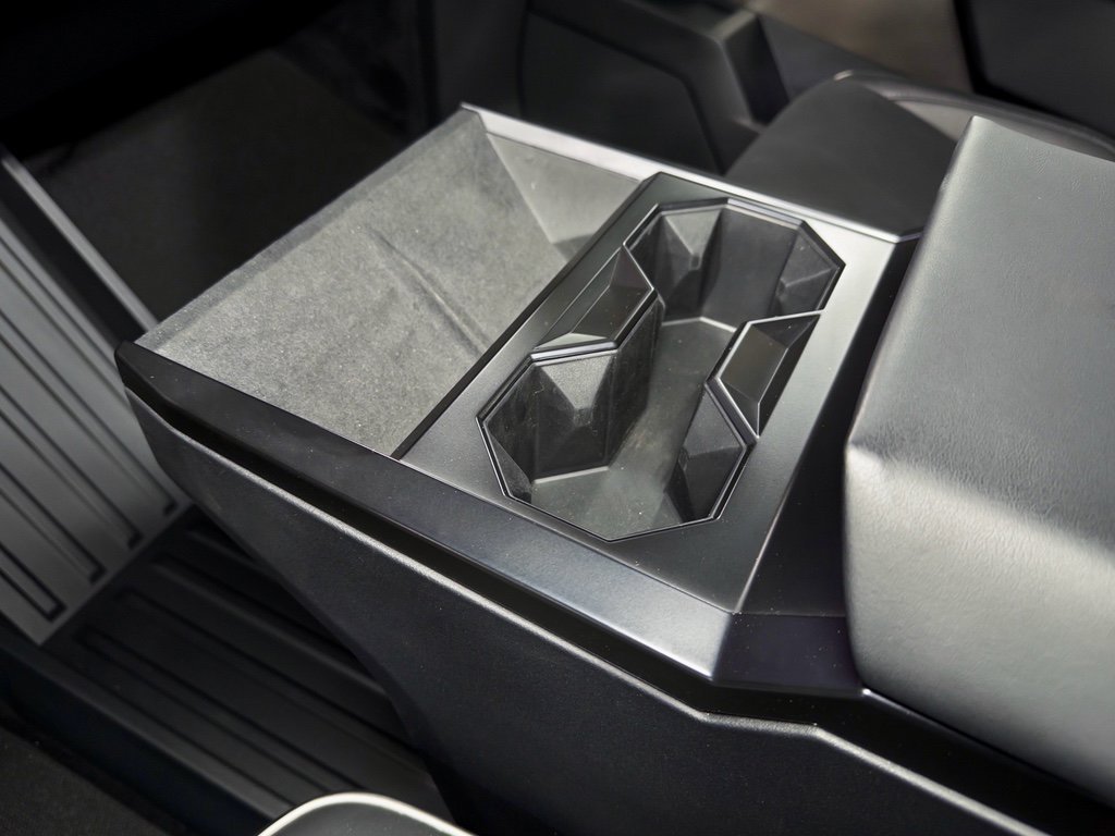 Used 2025 Tesla Cybertruck AWD Crew Cab image 17