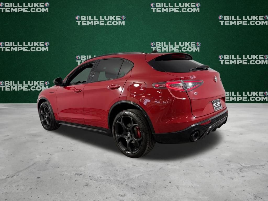 Used 2024 Alfa Romeo Stelvio AWD image 10