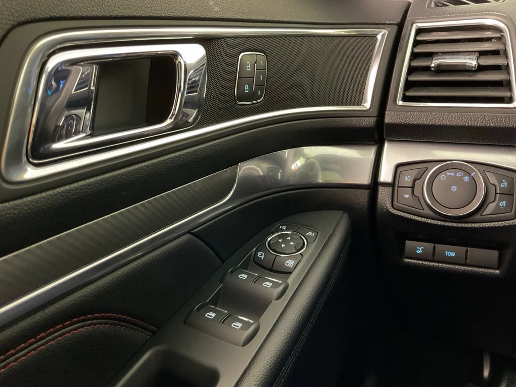Used 2018 Ford Explorer Sport w/ Equipment Group 401A AWD/4WD image 21