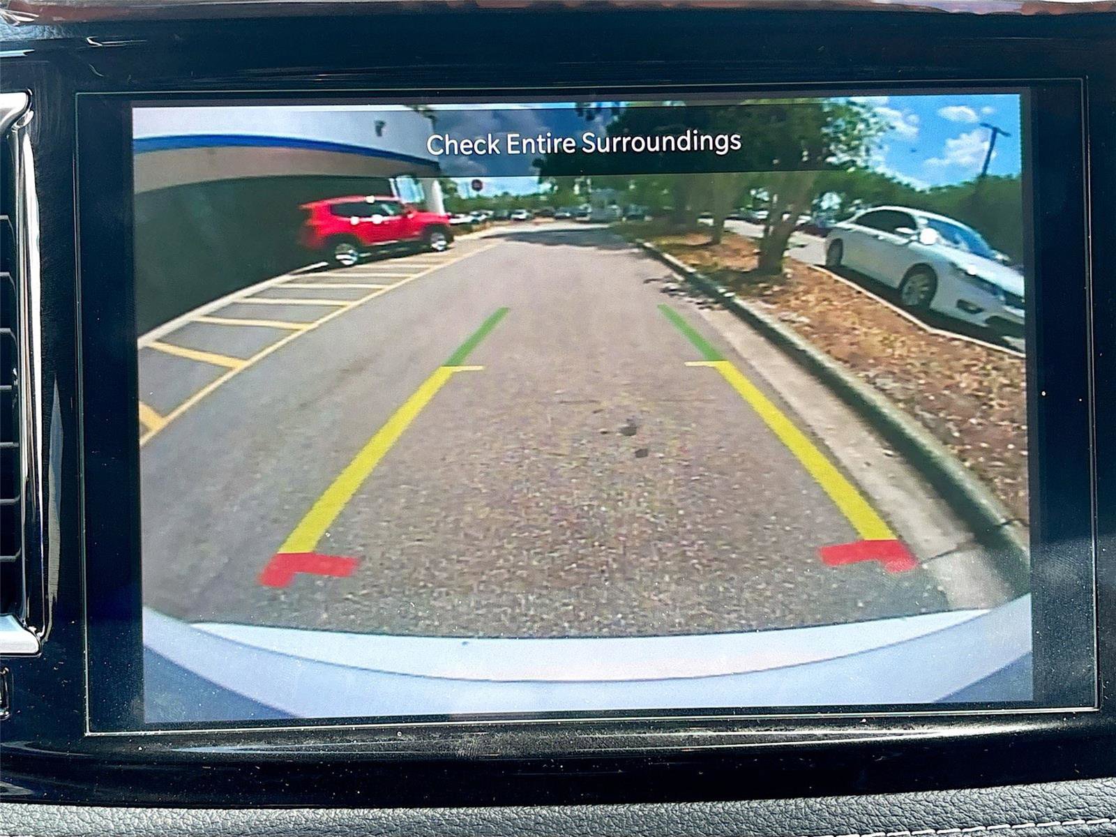 Used 2026 Chrysler Pacifica Limited FWD image 14