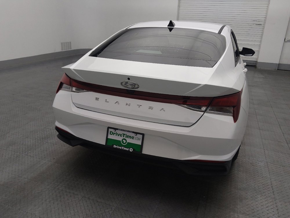 Used 2021 Hyundai Elantra SE image 7