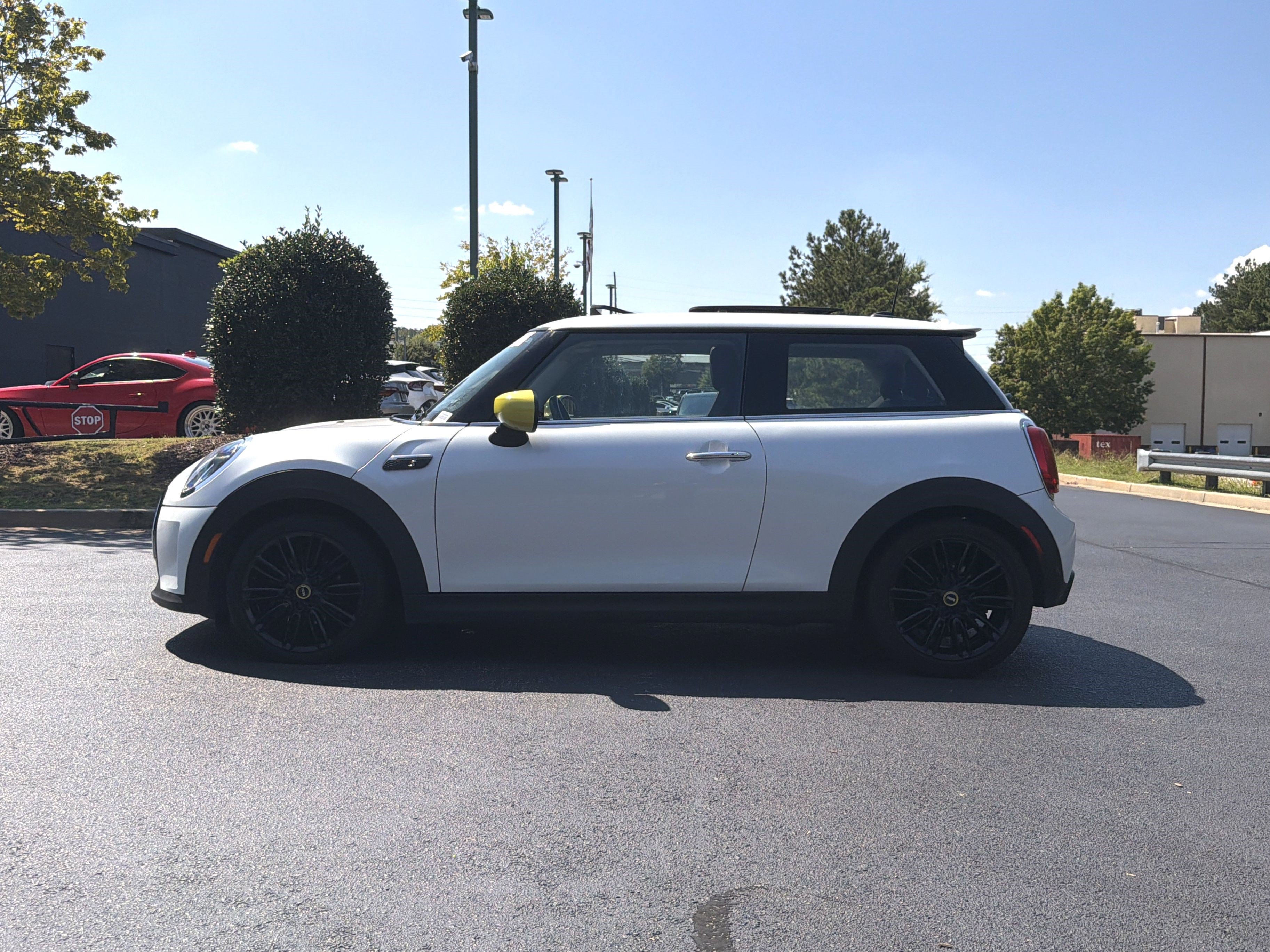 Used 2024 MINI Cooper SE FWD image 12
