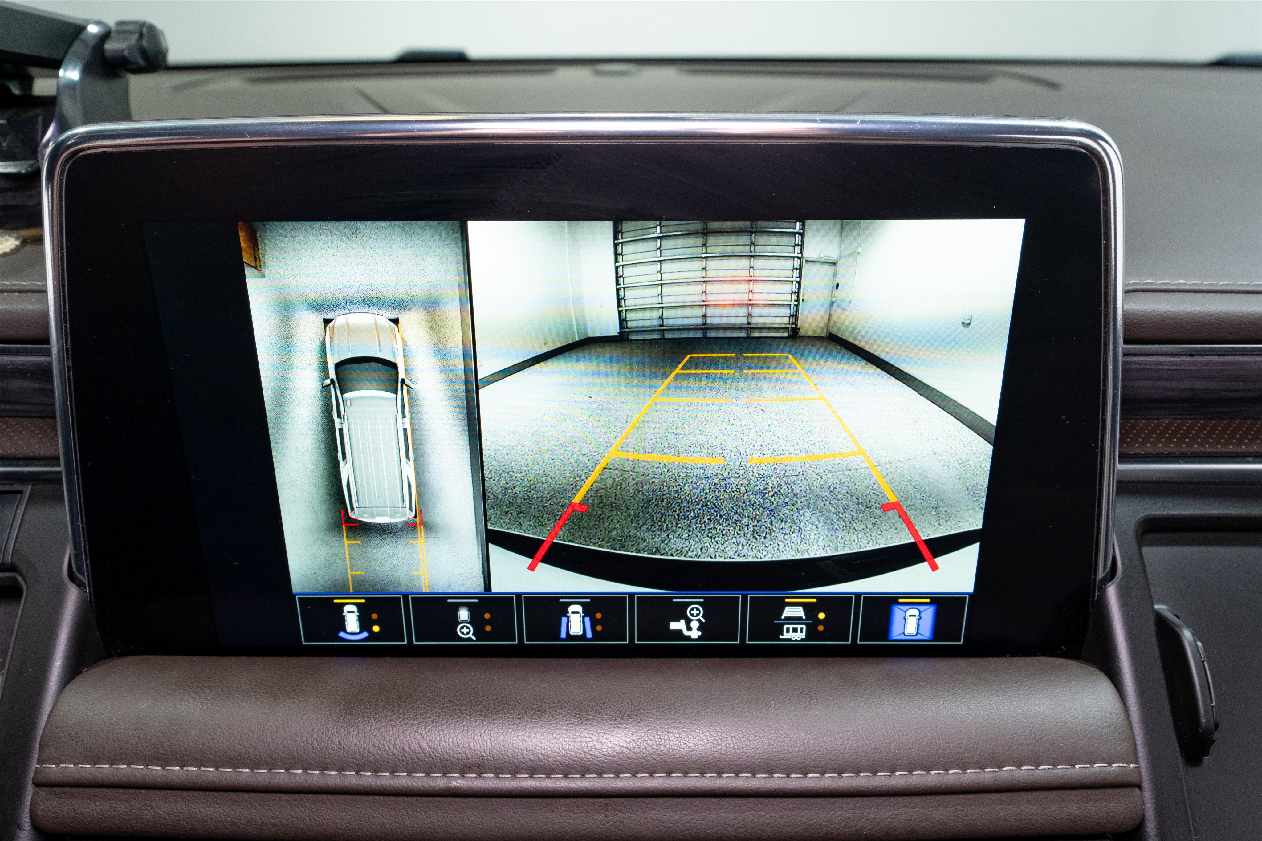 Used 2022 GMC Yukon SLT w/ SLT Premium Package AWD/4WD image 20