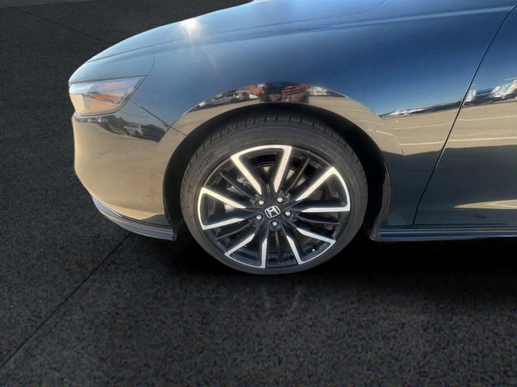 Used 2024 Honda Accord Touring image 10