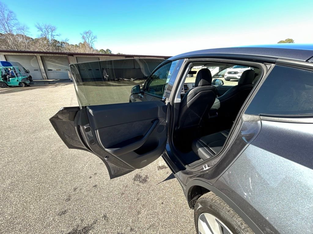 Used 2020 Tesla Model Y Long Range image 13