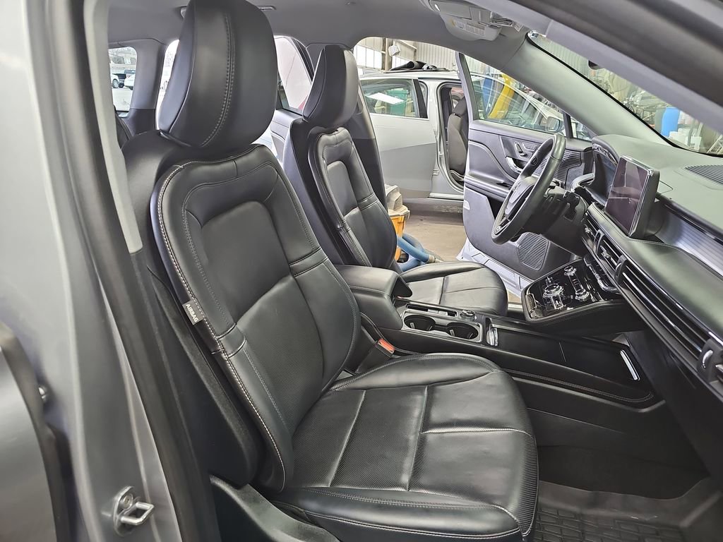 Used 2022 Lincoln Corsair AWD w/ Equipment Group 101A image 10