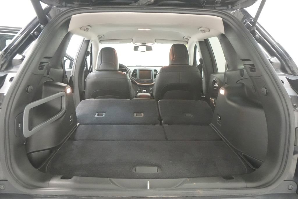 Used 2018 Jeep Cherokee Limited image 21
