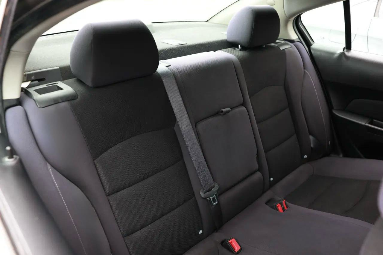 Used 2015 Chevrolet Cruze LT FWD image 14