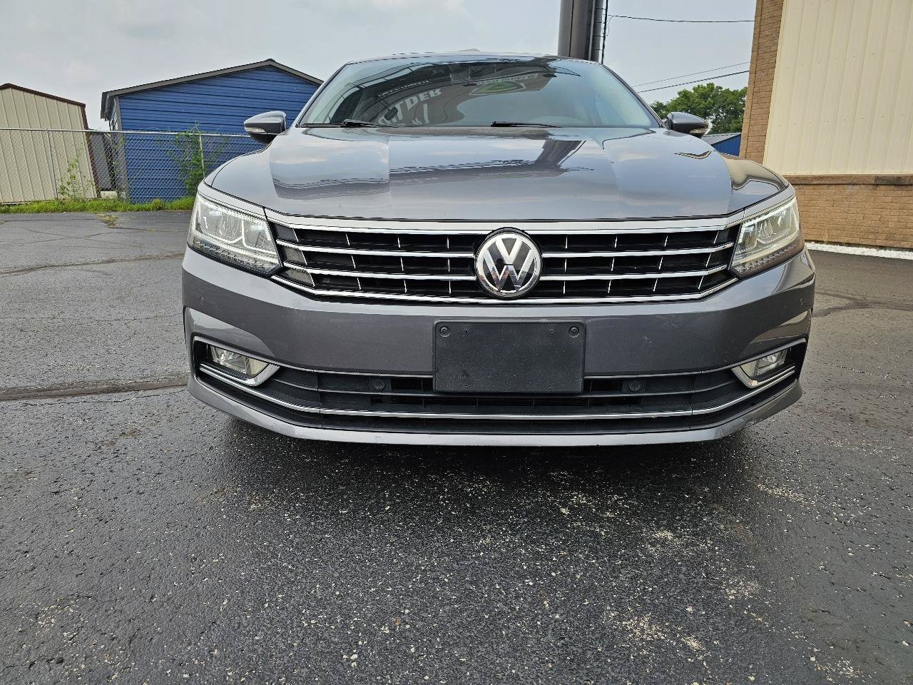 Used 2018 Volkswagen Passat 2.0T SE FWD image 18